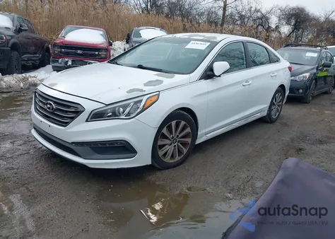 2015 Hyundai Sonata Sport z USA, uszkodzony, nr VIN 5NPE34AF8FH100429